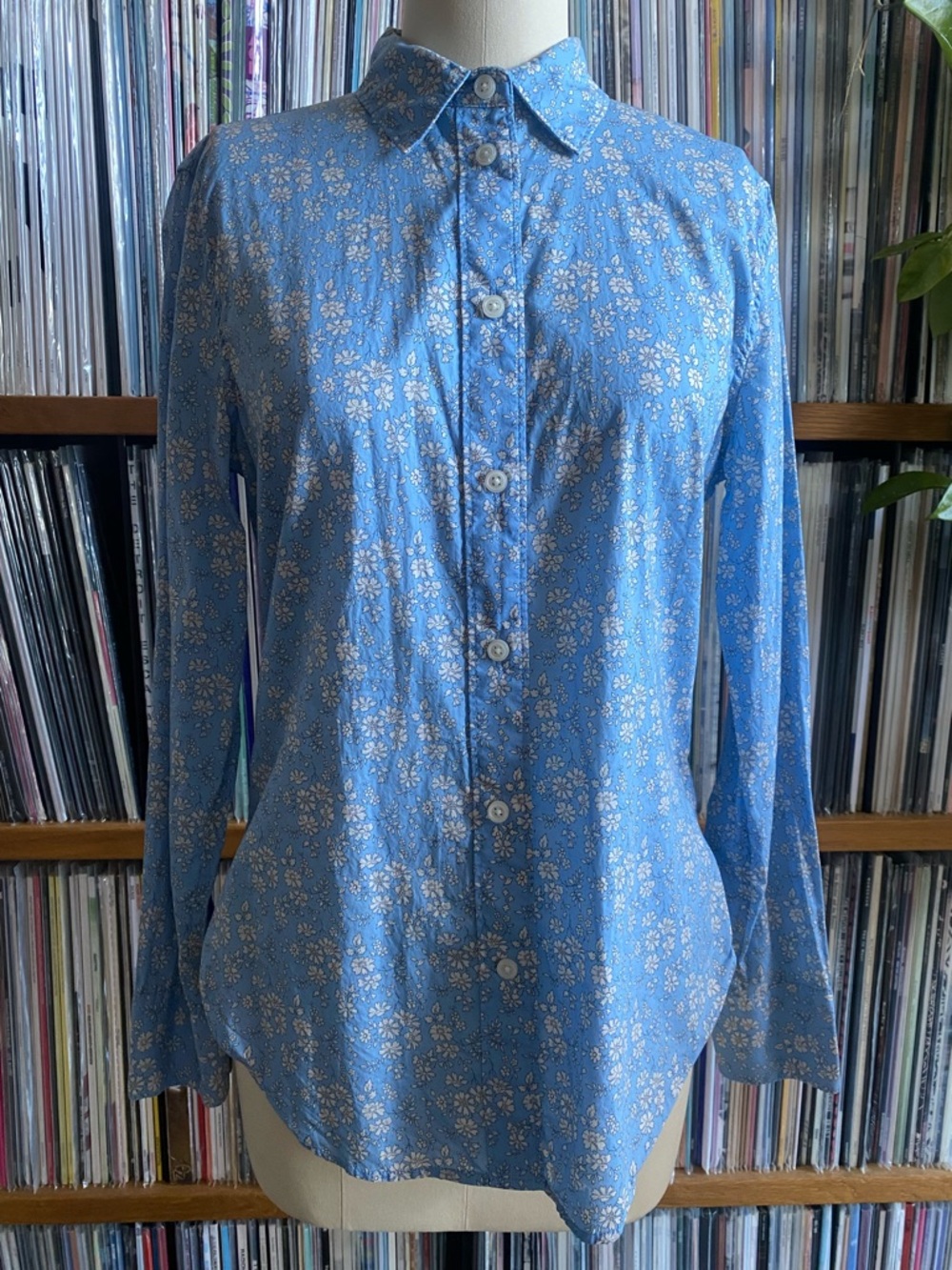 EUC JCREW - Light Blue Floral Liberty London Rana Lawn Button-Up Shirt - Size 2